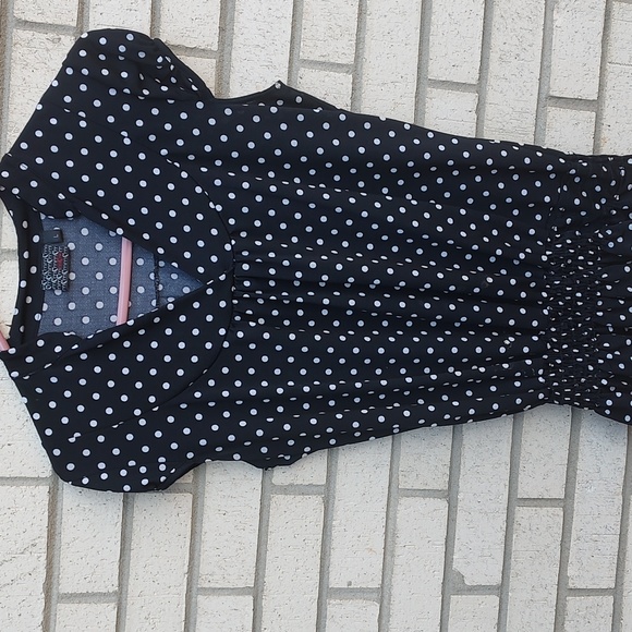 Black/White Polkadot Top - Picture 3 of 10